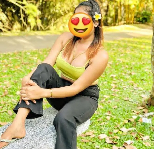 Beautiful Young Girl Full Service Available 5000 | Lanka Ads New