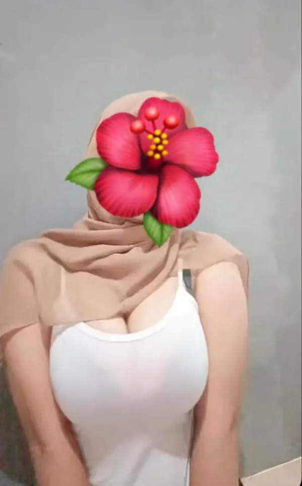 Hot Muslim girl 40 boobs  Age 25 white skin | Lanka Ads New