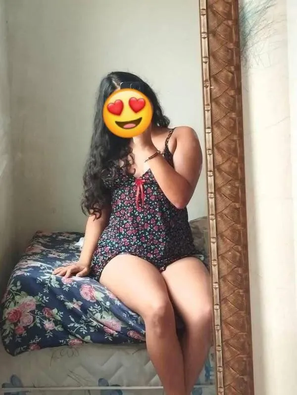 Rs.300/= Beautiful Young Girl VVIP Cam Show Available 💦❤️👑 | Lanka Ads New