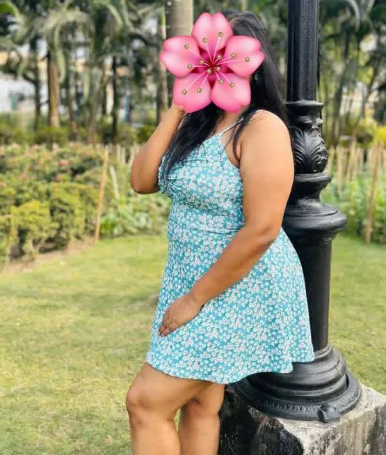 DECENT AND HOT TAMIL GIRL AT bambalapitiya | Lanka Ads New
