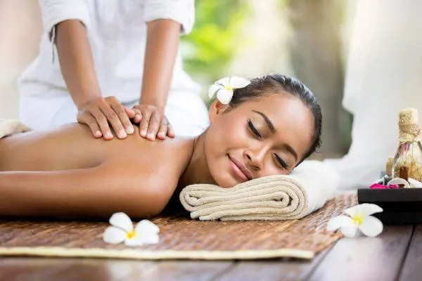 Certified Massage Therapist Relax, Refresh & Rejuvenate with Professional Massage | Lanka 