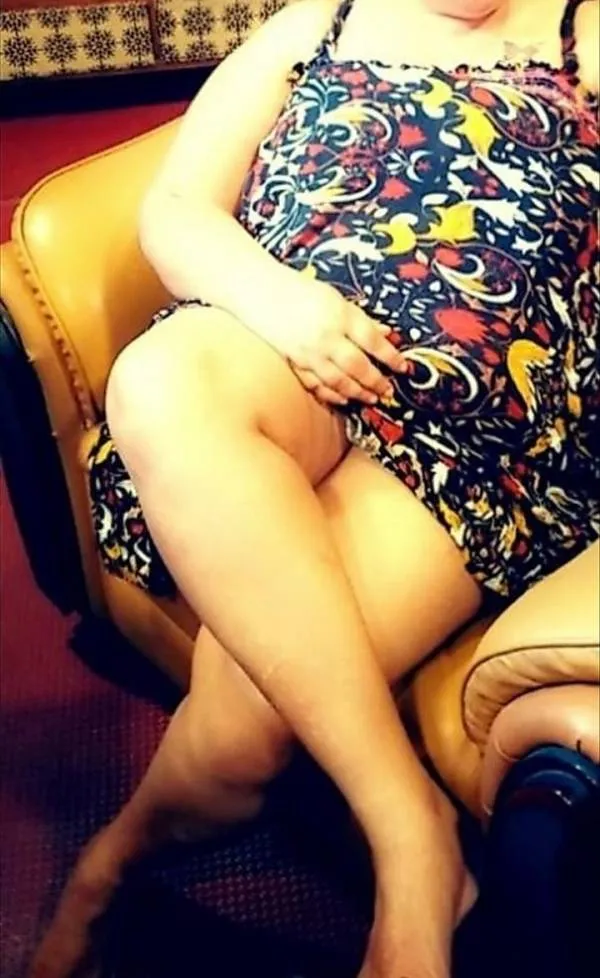 Hot girl at Dehiwala kalubovila | Lanka Ads New