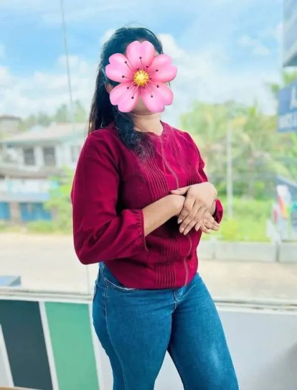 ❤️ Pelawattha පැලවත්ත   Full service 6000/= 27 years සුදු  කෙට්ටු  කෙල්ලෙක් මන්  (திருமணமா