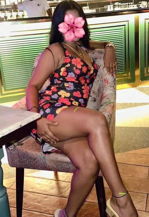 Hot tamil GIRL AT bambalapitiya | Lanka Ads New
