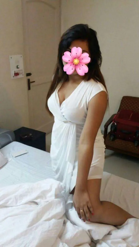 🦋🩷New Girl Full Service tamil girl 6000 with room Athurugiriya 🩷 | Lanka Ads New