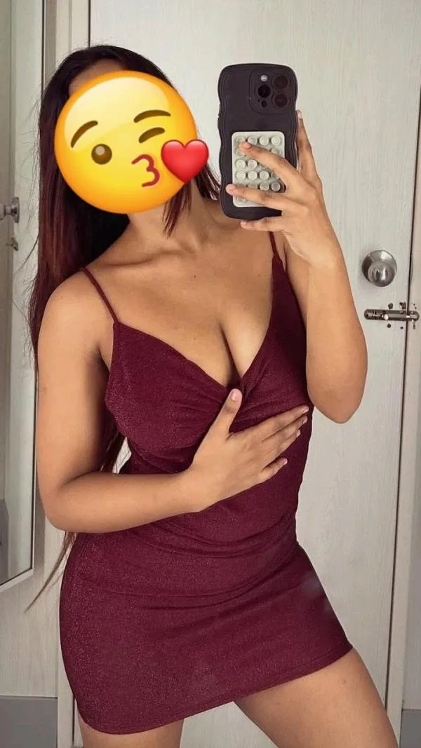 DECENT AND HOT  GIRL AT bambalapitiya | Lanka Ads New