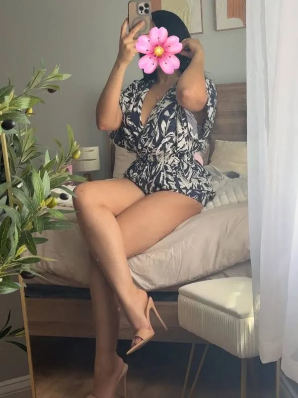 🤝 VIP GENUINE FULL SERVICE 🤝 Sinhala and Tamil Modeling Girls. Age 18 to 28 years girls. S