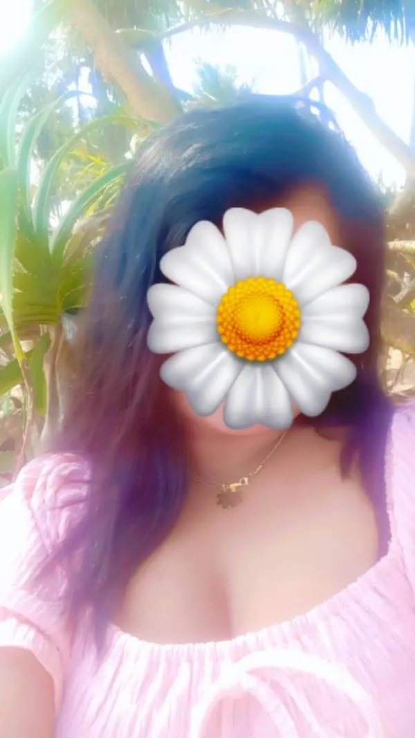 🌻Hi.. Everyone  🌻Name _ tharu 🌻Age _  32  years old 🌻This is my real picture 💯 🌻Full servi