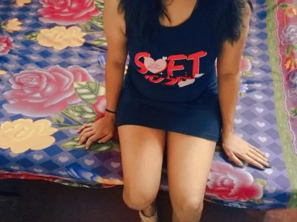 ඔයාගෙම Girl Friend වගේ ඔයාව Hug 🤗 කරගෙන ආදරෙන් neck kiss එකක් දීල තුරුල් කරන් ඉද්දි දැනෙන 