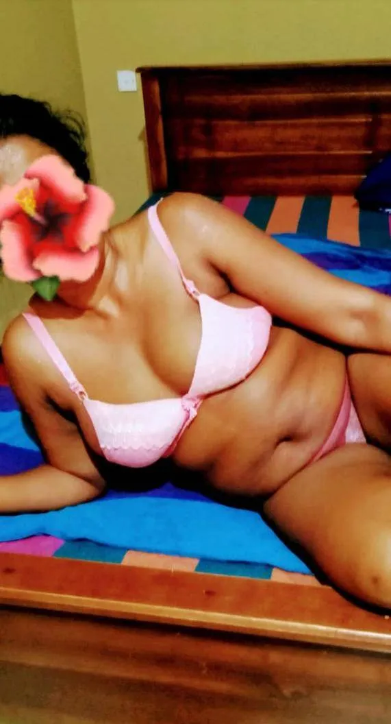 Real Photo ✅Real Girl ✅ Beautiful Girl Cam Show And Couple Can Show Available 👑🥀❤️ | Lanka